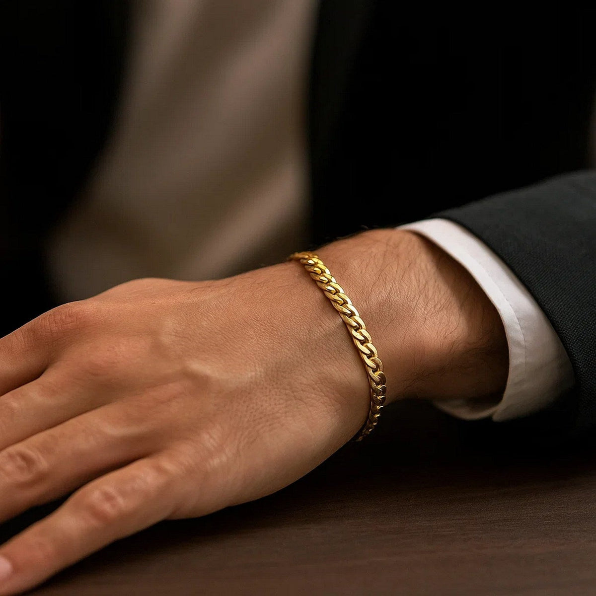 10k Yellow Gold Light Miami Cuban Bracelet (5.50 mm) - LinkagejewelrydesignLinkagejewelrydesign