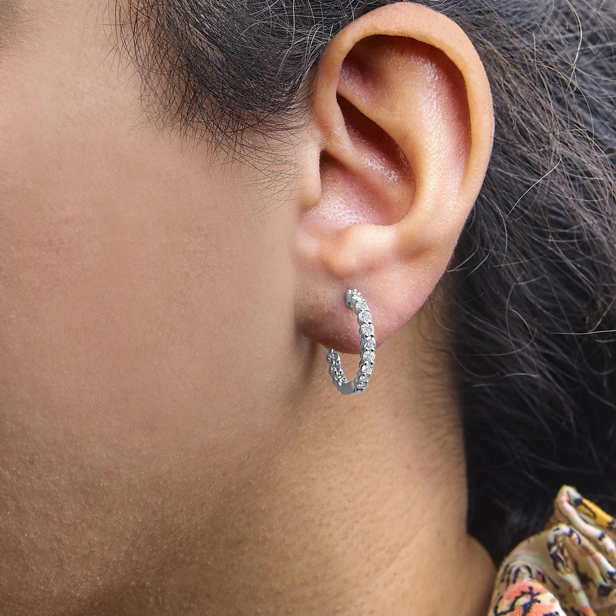 14K Gold Shared Prong Set Diamond Inside Out Hoop Earrings (G - H Color, I1 - I2 Clarity) - LinkagejewelrydesignLinkagejewelrydesign