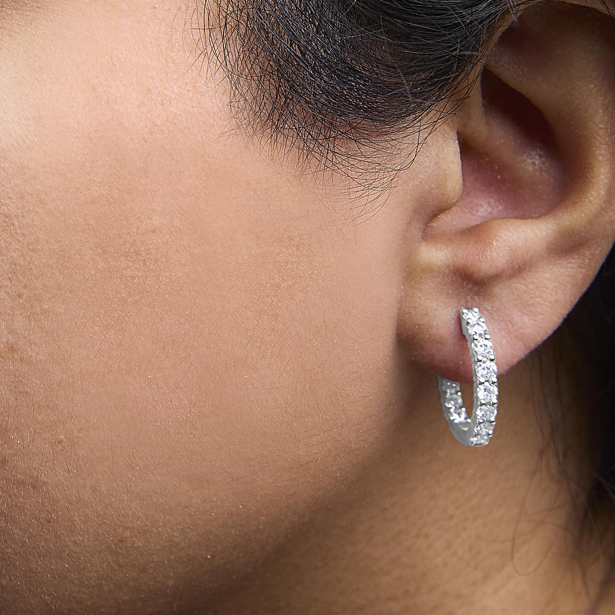 14K Gold Shared Prong Set Diamond Inside Out Hoop Earrings (G - H Color, I1 - I2 Clarity) - LinkagejewelrydesignLinkagejewelrydesign