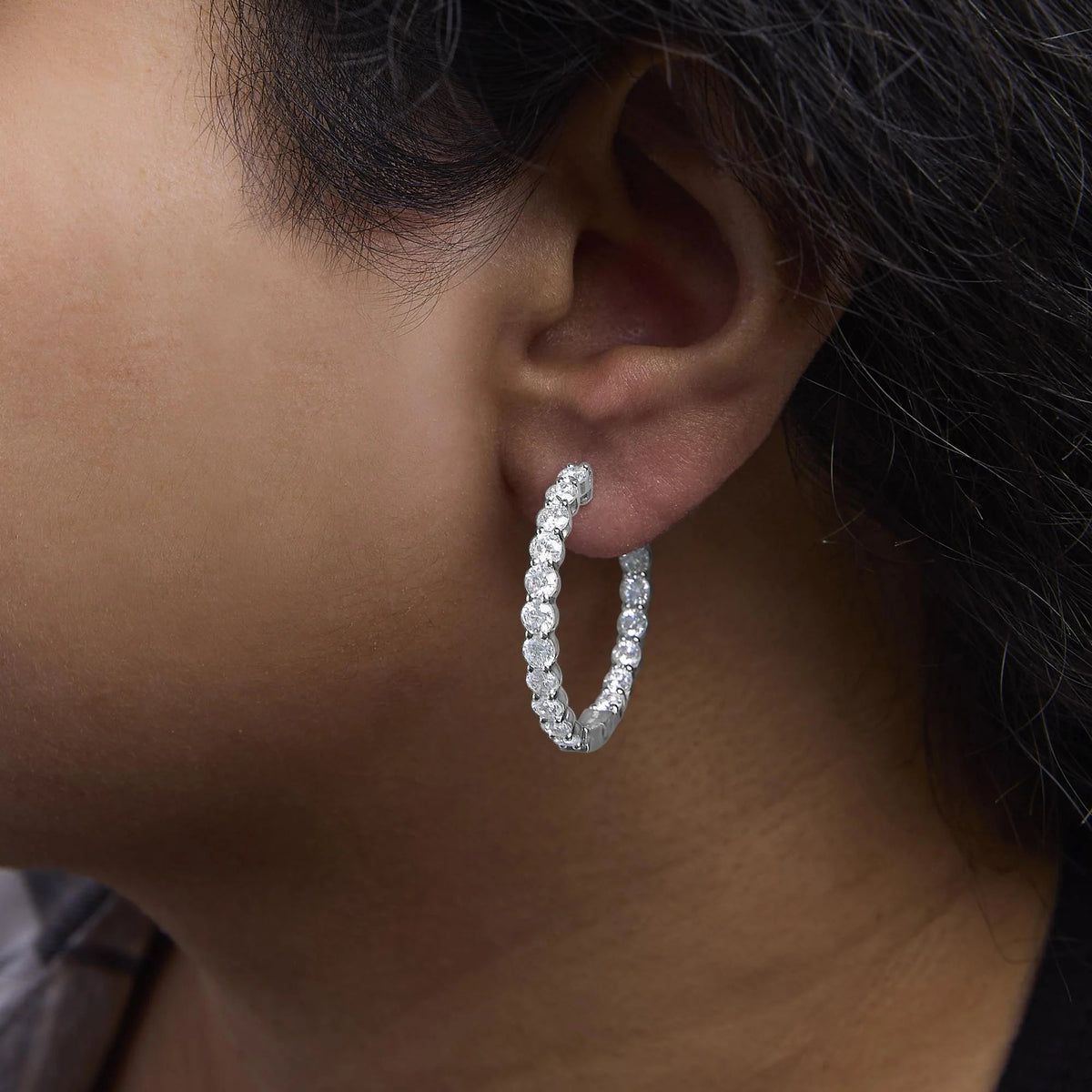 14K Gold Shared Prong Set Diamond Inside Out Hoop Earrings (G - H Color, I1 - I2 Clarity) - LinkagejewelrydesignLinkagejewelrydesign