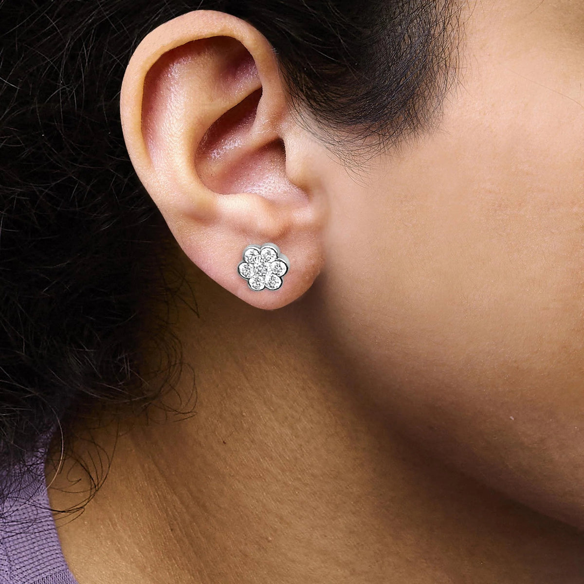 14K White Gold 1 1/3 Cttw Diamond Bezel Style 7 Stone Floral Cluster Stud Earrings (H - I Color, VS2 - SI1 Clarity) - LinkagejewelrydesignLinkagejewelrydesign
