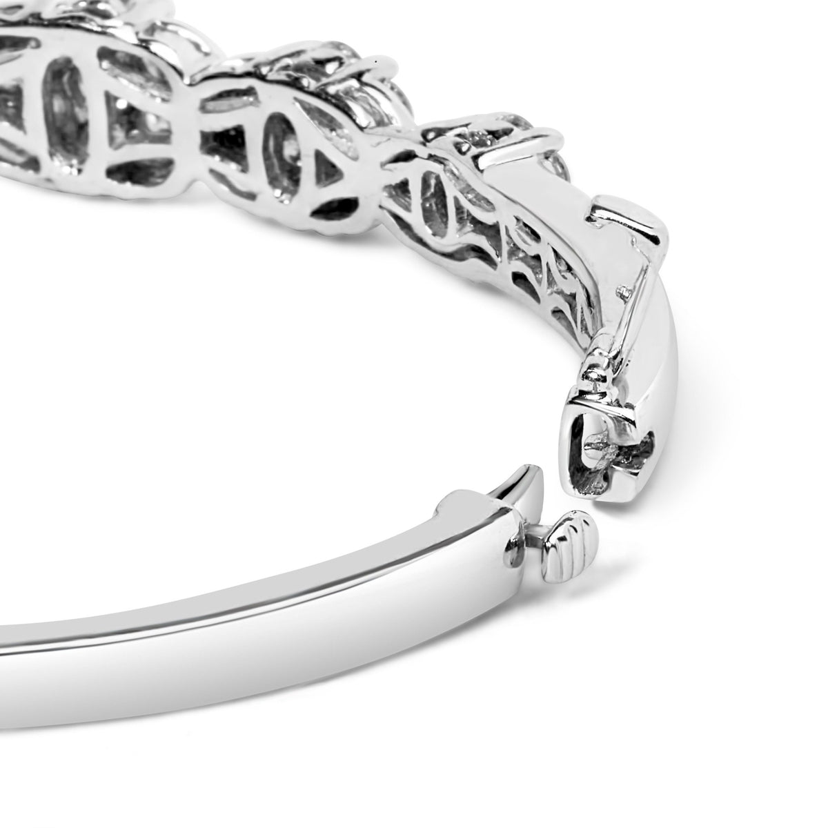 14K White Gold 2 1/2 Cttw Diamond Graduating Floral Cluster Bangle Bracelet (H - I Color, SI1 - SI2 Clarity) - Fits Wrists up to 7.25" - LinkagejewelrydesignLinkagejewelrydesign