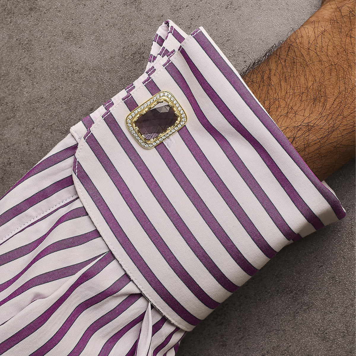 14K White Gold 22.0 Cttw Dark Purple Sapphire and 4/5 Cttw Diamond Halo Cufflinks (F - G Color, VS1 - VS2 Clarity) - LinkagejewelrydesignLinkagejewelrydesign