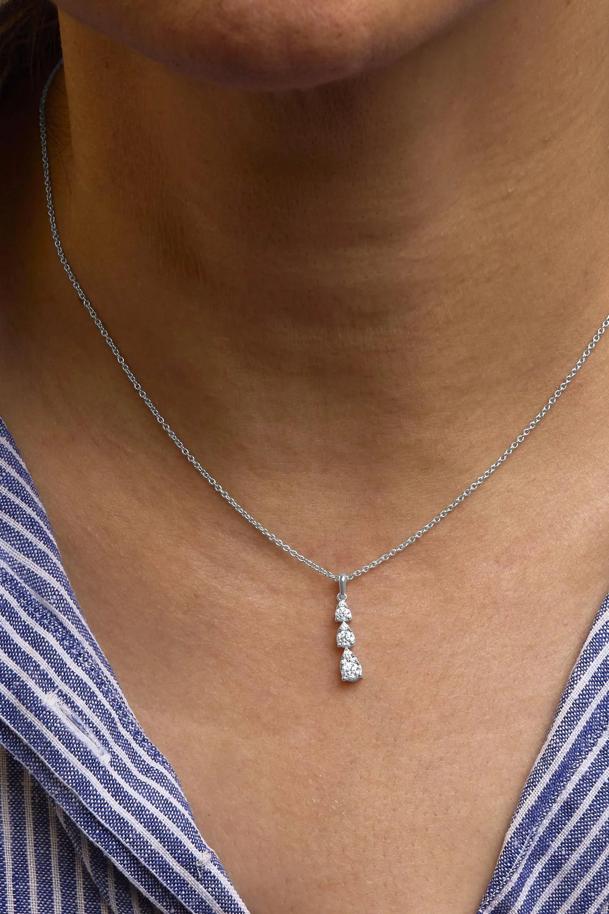 14K White Gold 3/8 Cttw Diamond Graduating 3 Stone Drop Style Pendant Necklace (G - H Color, VS2 - SI1 Clarity) - 18&quot; Inches - LinkagejewelrydesignLinkagejewelrydesign