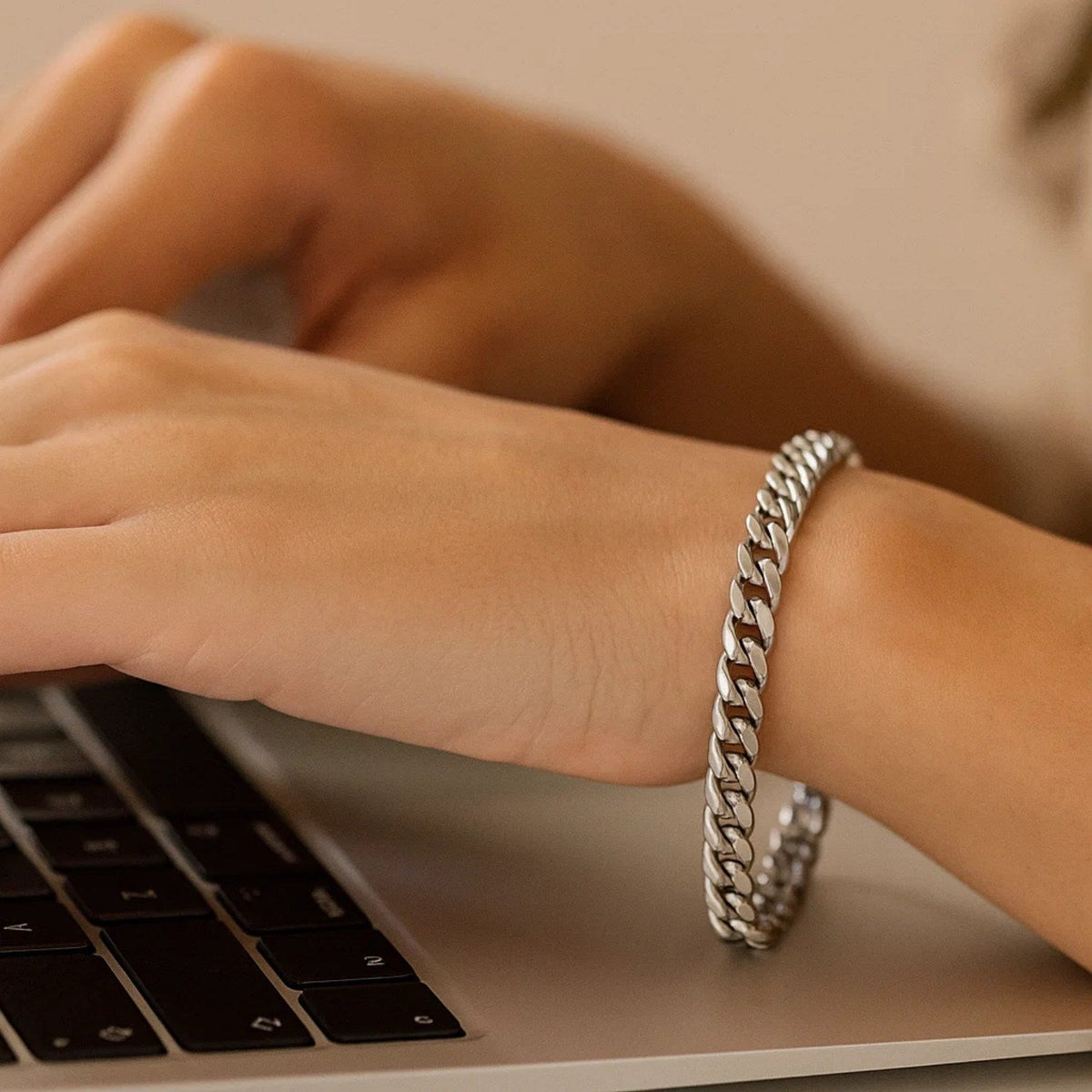 14K White Gold Cuban Link Bracelet (5.90 mm) - LinkagejewelrydesignLinkagejewelrydesign