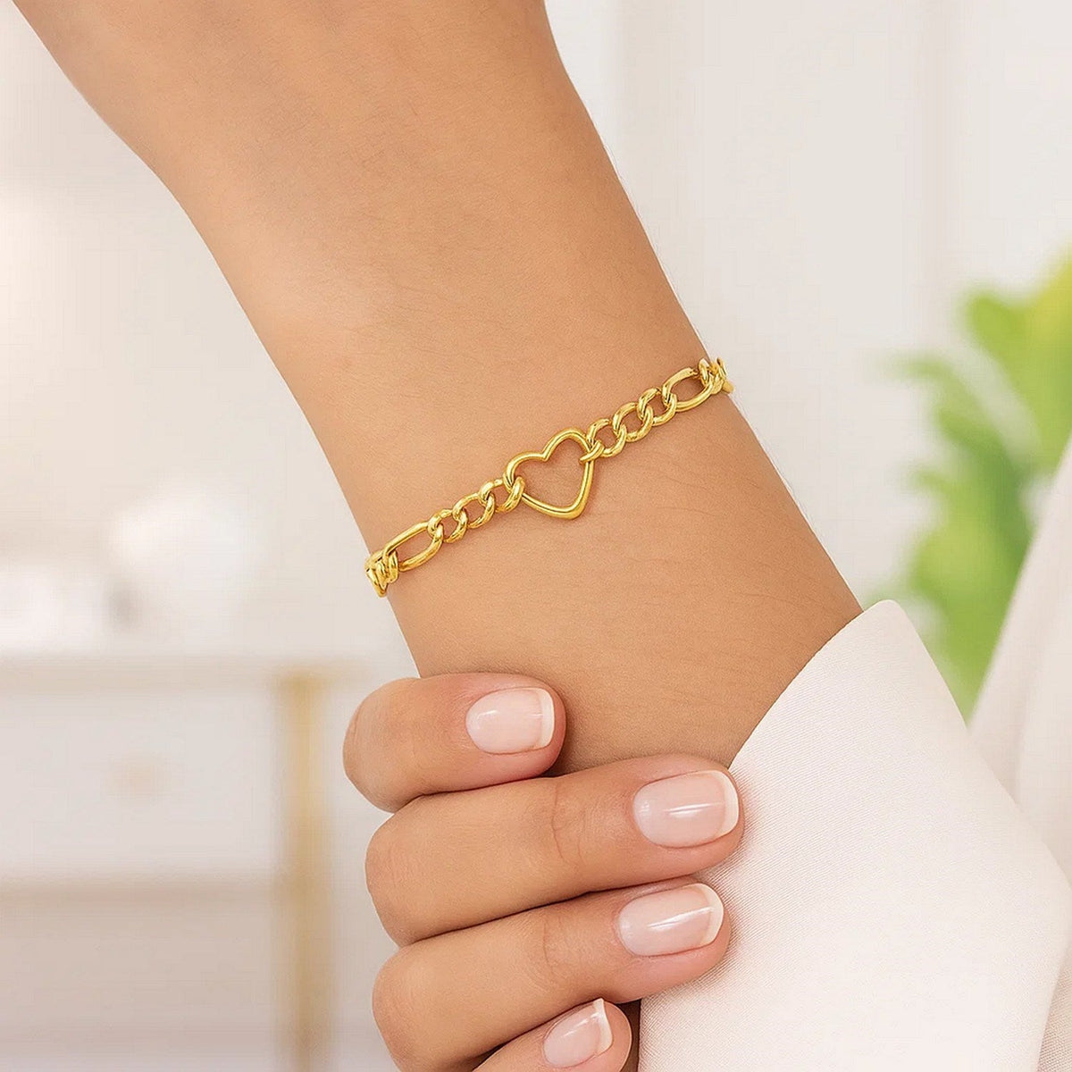 14k Yellow Gold 7 inch Figaro Chain Bracelet with Heart (4.50 mm) - LinkagejewelrydesignLinkagejewelrydesign