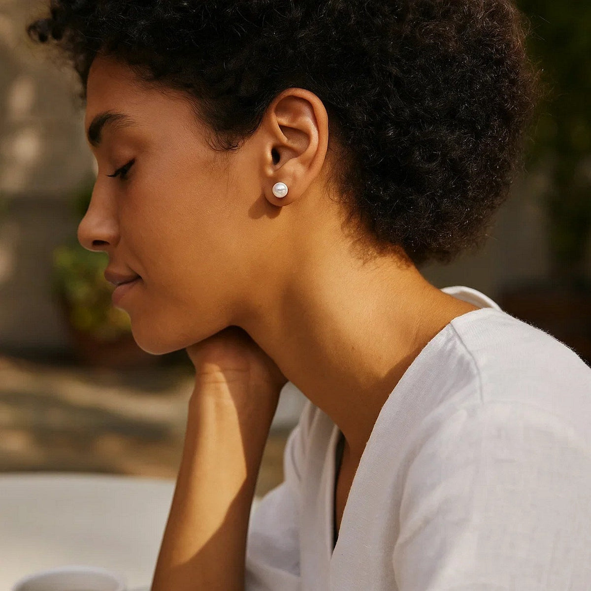 14k Yellow Gold Freshwater Cultured White Pearl Stud Earrings (5mm) - LinkagejewelrydesignLinkagejewelrydesign