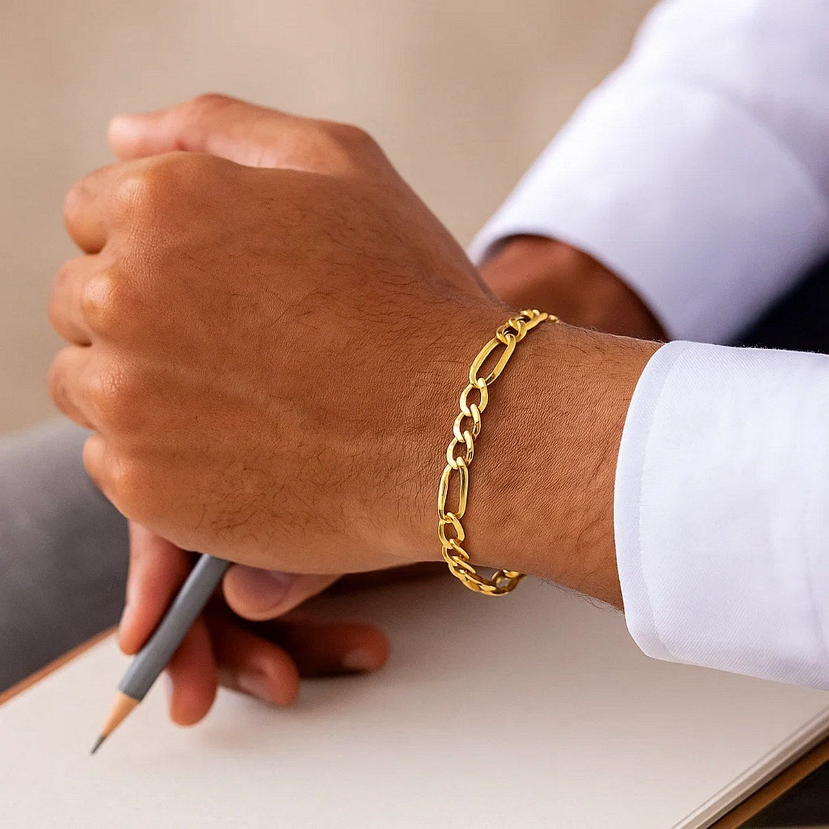 14k Yellow Gold Lite Figaro Bracelet (6.60 mm) - LinkagejewelrydesignLinkagejewelrydesign