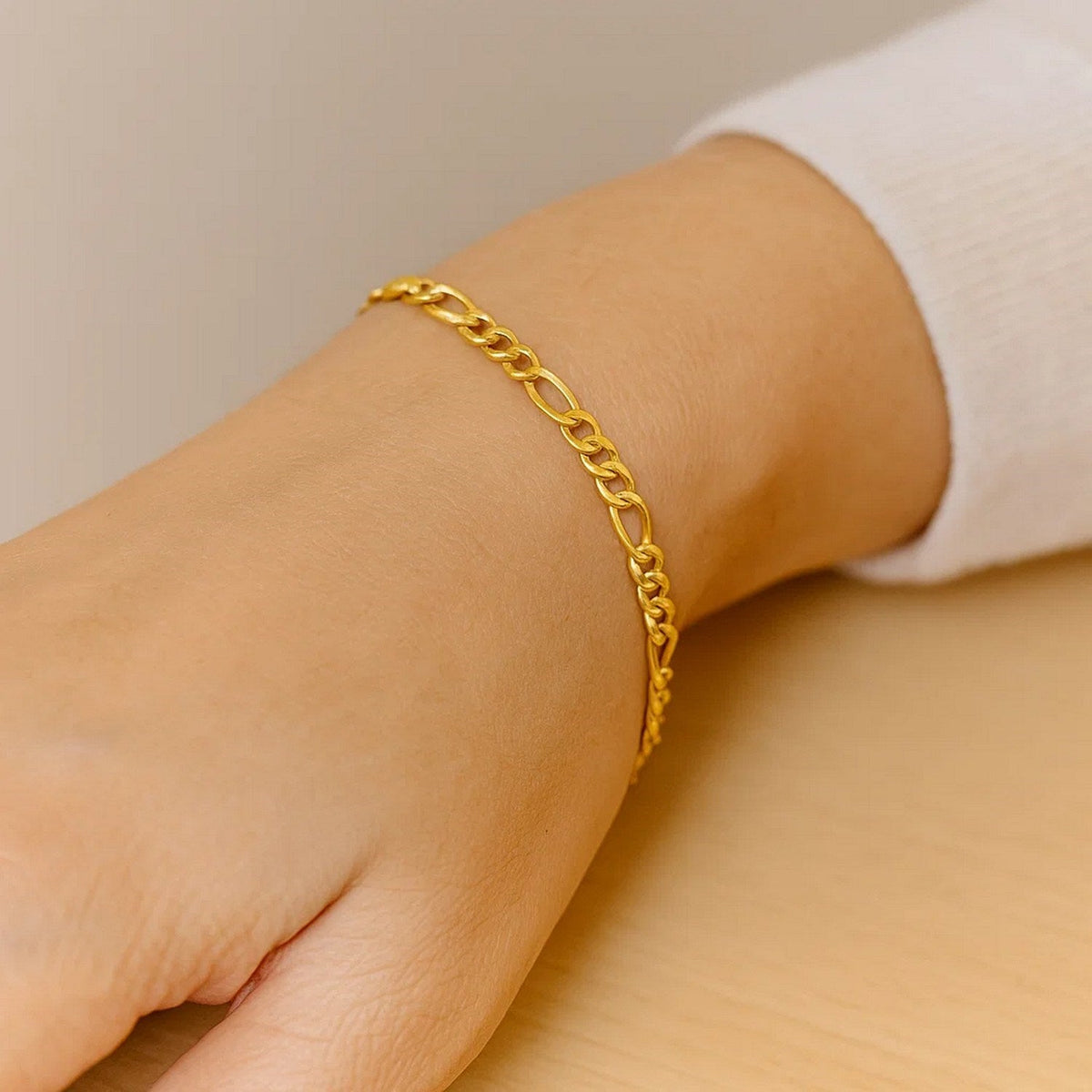 14k Yellow Gold Solid Figaro Bracelet (3.80 mm) - LinkagejewelrydesignLinkagejewelrydesign