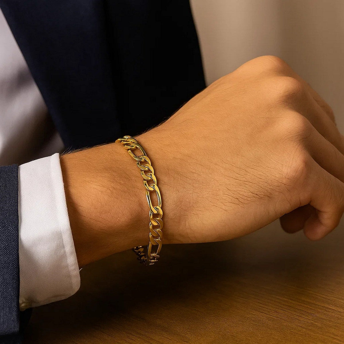 14k Yellow Gold Solid Figaro Bracelet (7.00 mm) - LinkagejewelrydesignLinkagejewelrydesign