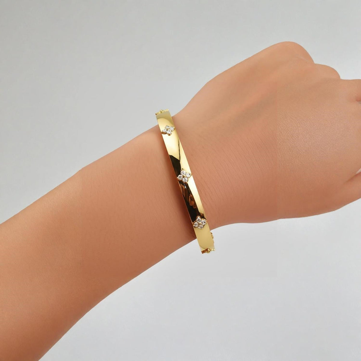 14k Yellow Gold Trilogy Diamond Bangle (5.40 mm) - LinkagejewelrydesignLinkagejewelrydesign