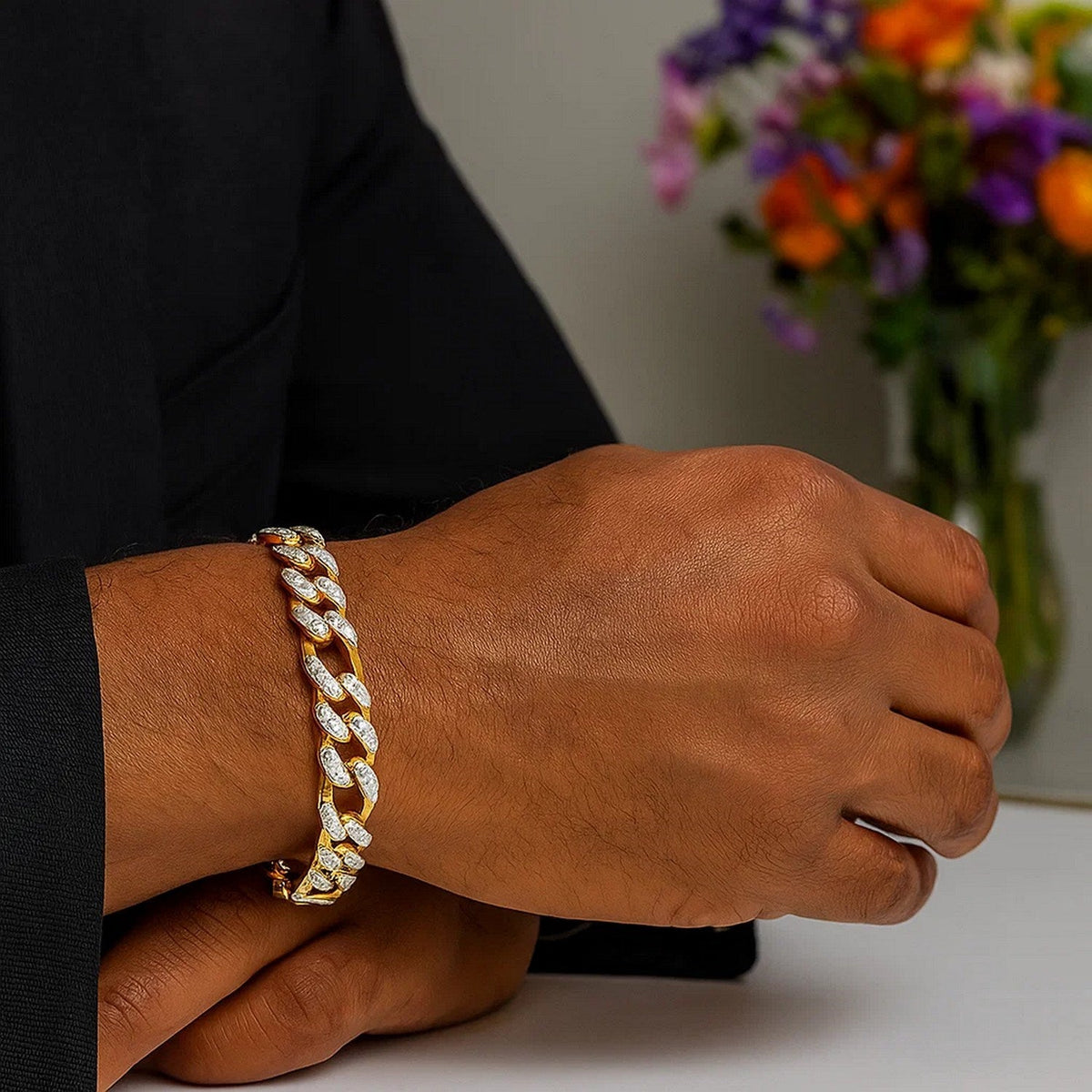 14k Yellow Gold White Pave High Polish Modern Lite Figaro Bracelet (9.50 mm) - LinkagejewelrydesignLinkagejewelrydesign