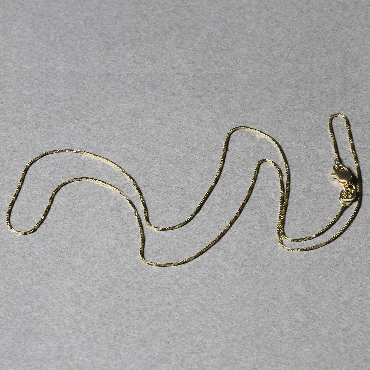 18k Yellow Gold Box Chain 0.6mm - LinkagejewelrydesignLinkagejewelrydesign