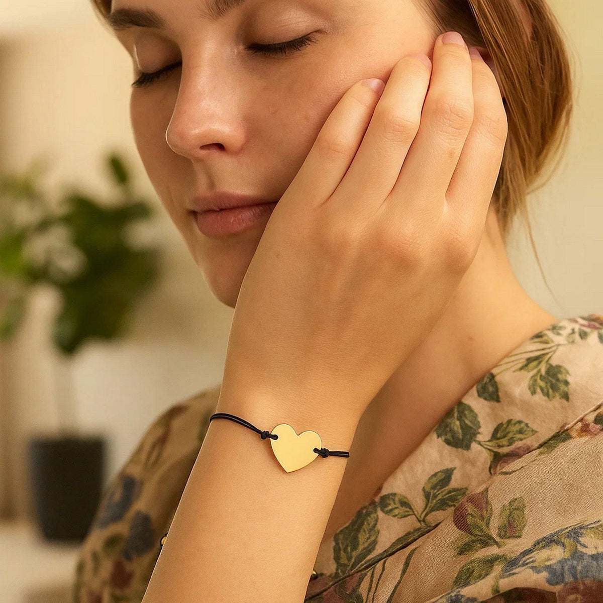 9 1/4 inch Black Cord Adjustable Bracelet with 14k yellow Gold Heart - LinkagejewelrydesignLinkagejewelrydesign