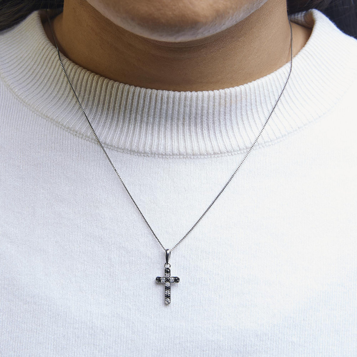 .925 Sterling Silver 1/4 Cttw Round Natural Treated Black and White Diamond Cross Pendant Necklace (Black and I - J Color, I3 Clarity) - LinkagejewelrydesignLinkagejewelrydesign