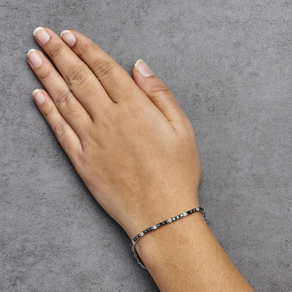 .925 Sterling Silver 4.0 Cttw with Alternating White Diamond and Black Diamond Tennis Bracelet (Black and I - J Color, I3 Clarity) - Size 7.25" Inches - LinkagejewelrydesignLinkagejewelrydesign