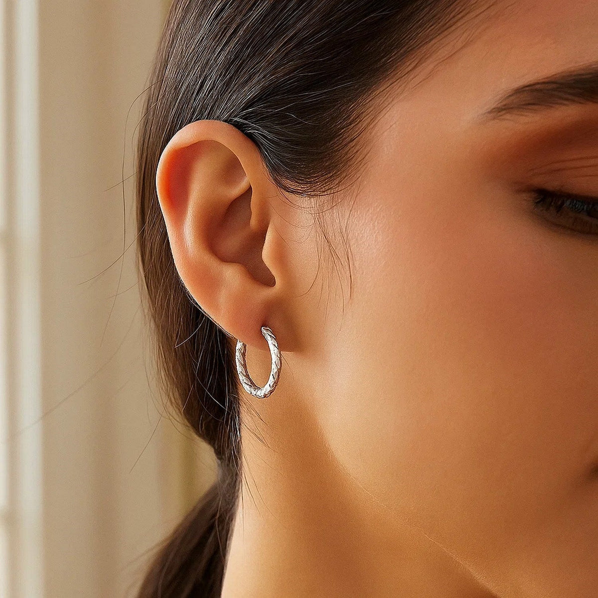 Sterling Silver Faceted Design Hoop Earrings with Rhodium Plating(2x15mm) - LinkagejewelrydesignLinkagejewelrydesign