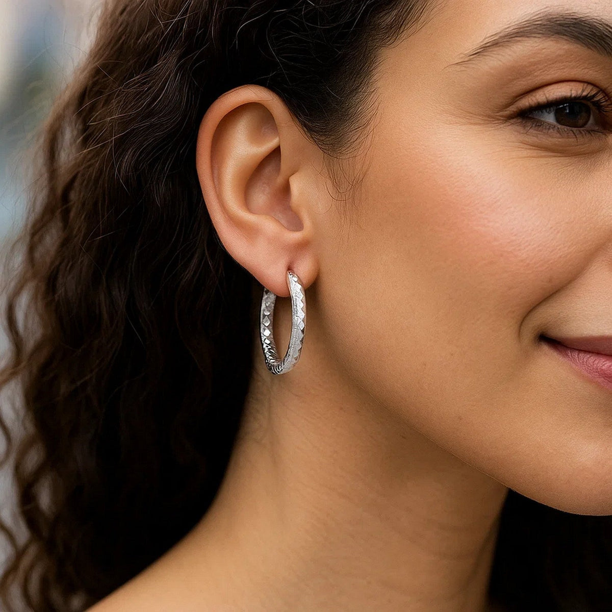 Sterling Silver Faceted Motif Large Hoop Earrings with Rhodium Plating(4x25mm) - LinkagejewelrydesignLinkagejewelrydesign