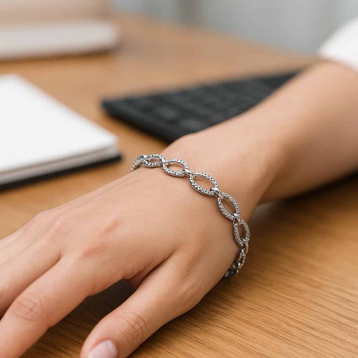 Textured Oval Link Bracelet in 14k White Gold - LinkagejewelrydesignLinkagejewelrydesign