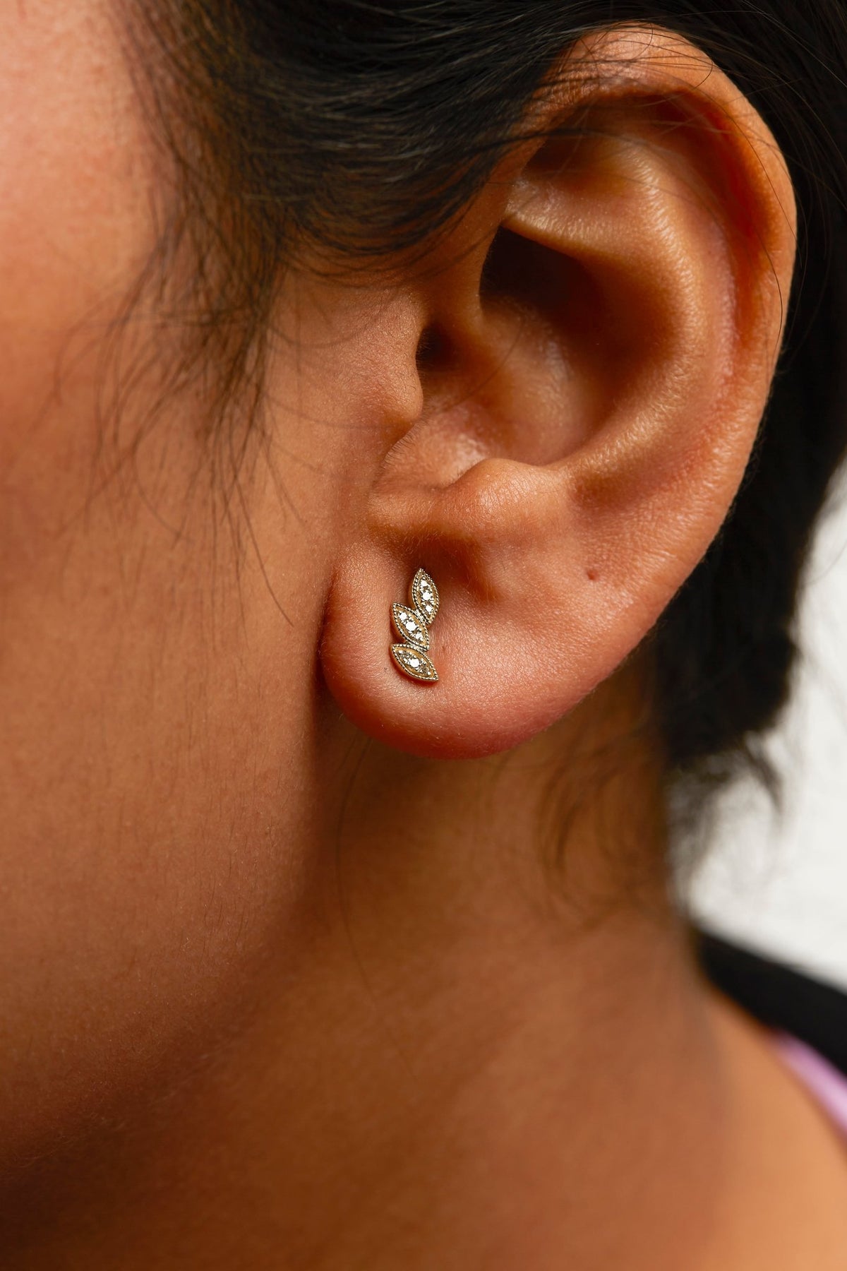 10K Yellow Gold 1/10 Cttw Diamond Triple Leaf Stud Earring (H-I Color, I1-I2 Clarity) - LinkagejewelrydesignLinkagejewelrydesign