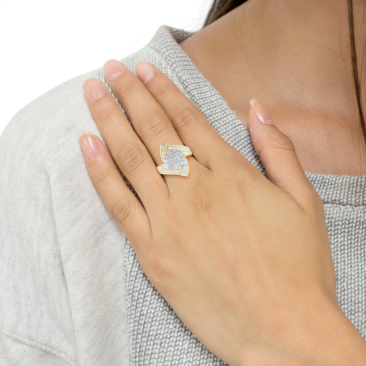 10K Yellow Gold Round and Baguette Diamond Crossover Cluster Ring (3 Cttw, I-J Color, I1-I2 Clarity) - Size 7-1/2 - LinkagejewelrydesignLinkagejewelrydesign