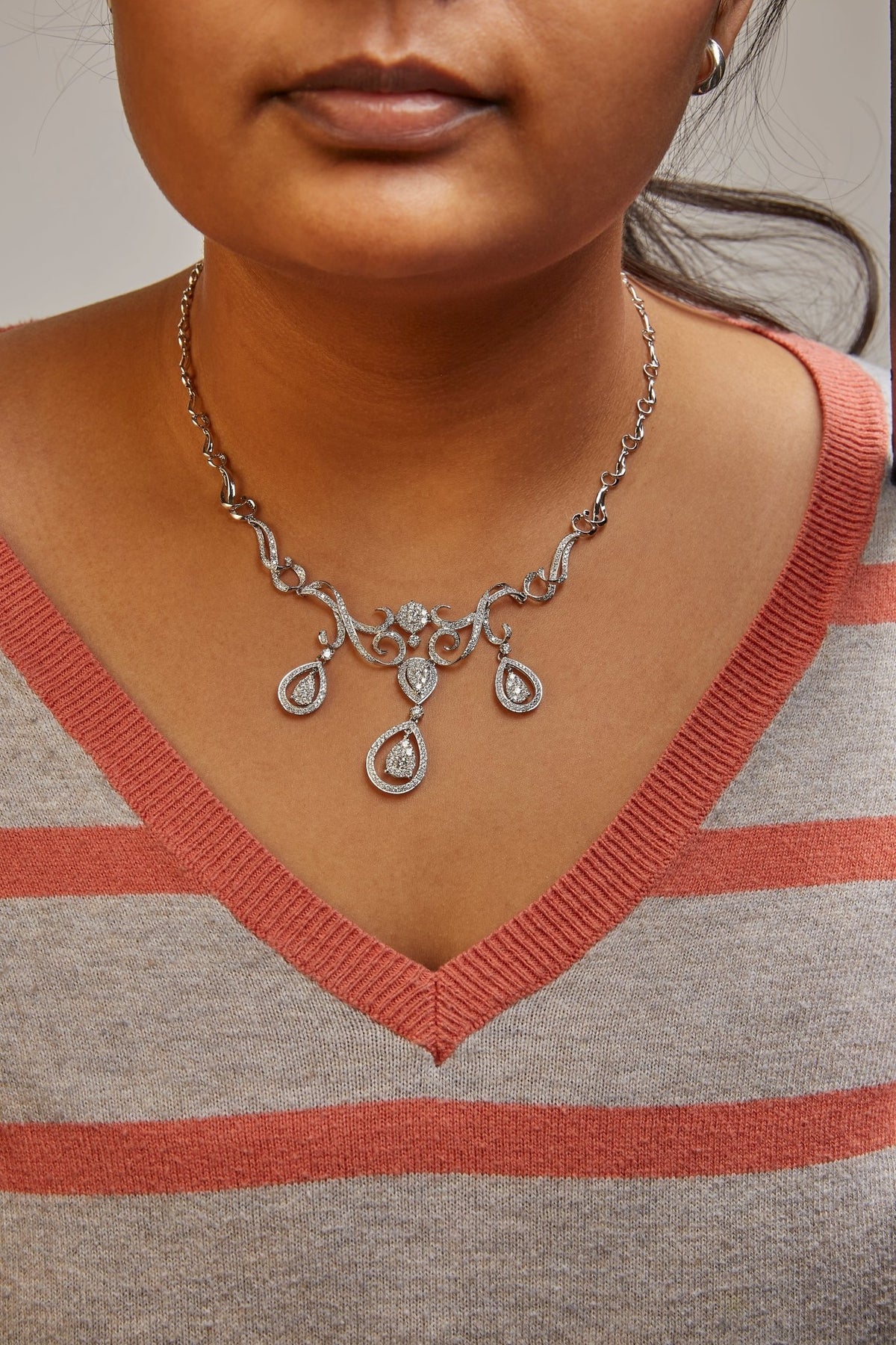 14K White Gold 3 1/2 Cttw Diamond Statement Drop and Dangle Necklace (G-H Colors, SI1-SI2 Clarity) - LinkagejewelrydesignLinkagejewelrydesign