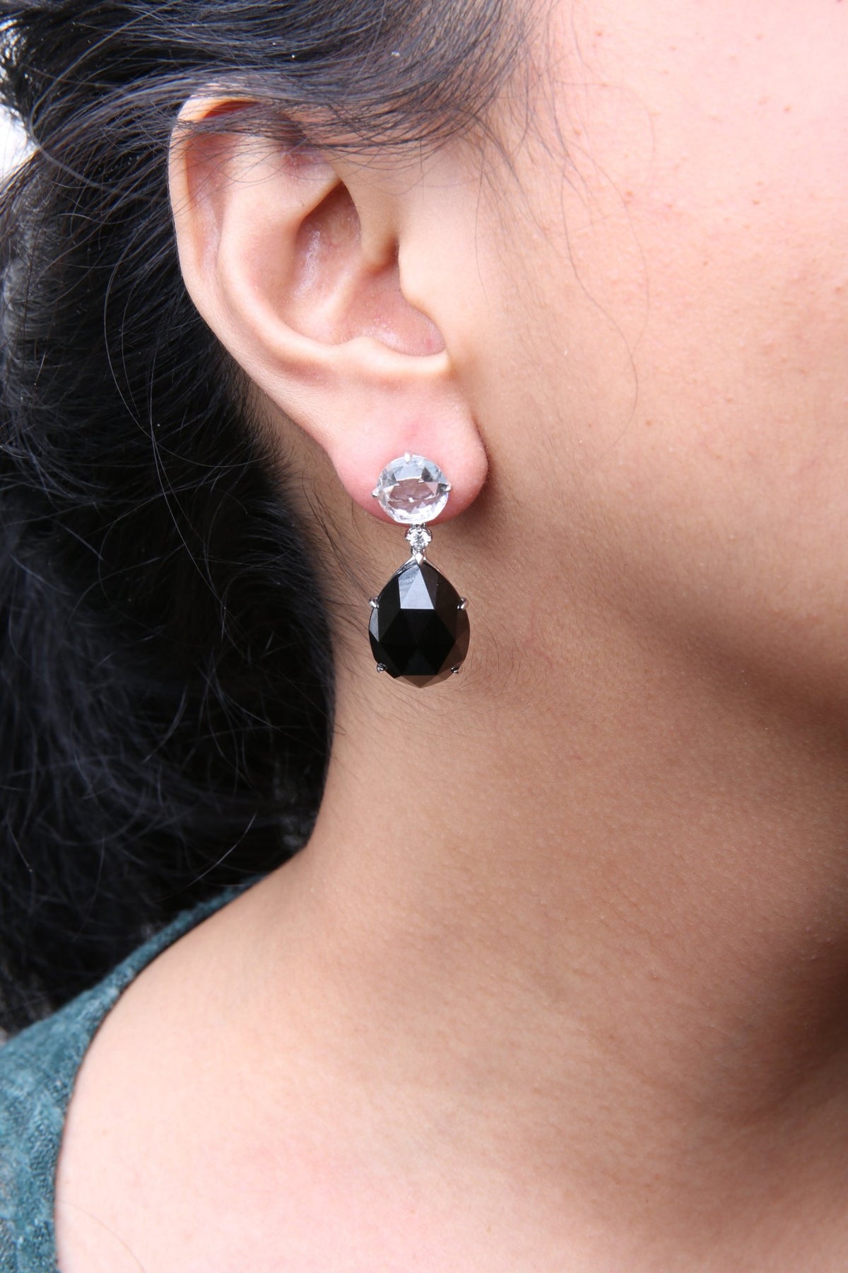 18K White Gold 1/5 Cttw Diamond with Round White Topaz and 20x15mm Pear Cut Black Onyx Gemstone Dangle Earring (G-H Color, SI1-SI2 Clarity) - LinkagejewelrydesignLinkagejewelrydesign