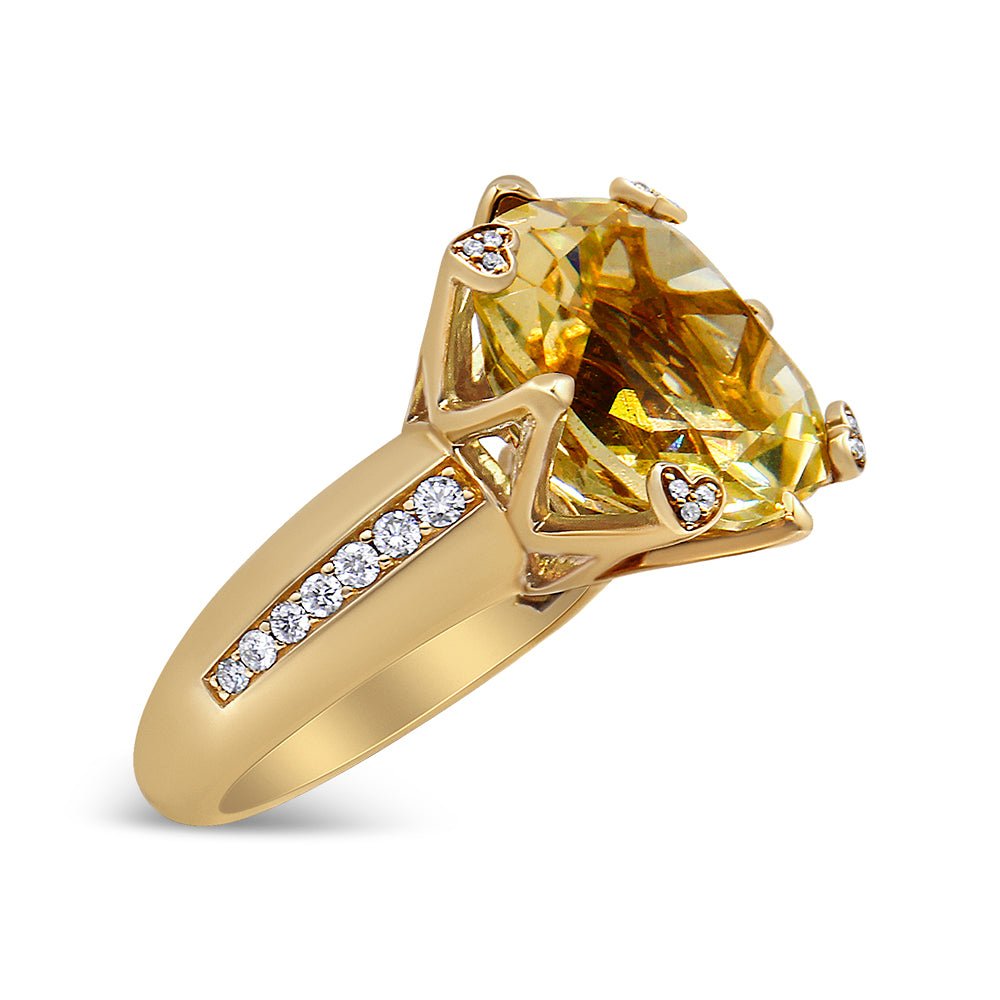 18K Yellow Gold 15x15mm Cushion Cut Lemon Quartz and 1/4 Cttw Diamond Accented Cocktail Ring (F-G Color, VS1-VS2 Clarity) - Ring Size 7 - LinkagejewelrydesignLinkagejewelrydesign