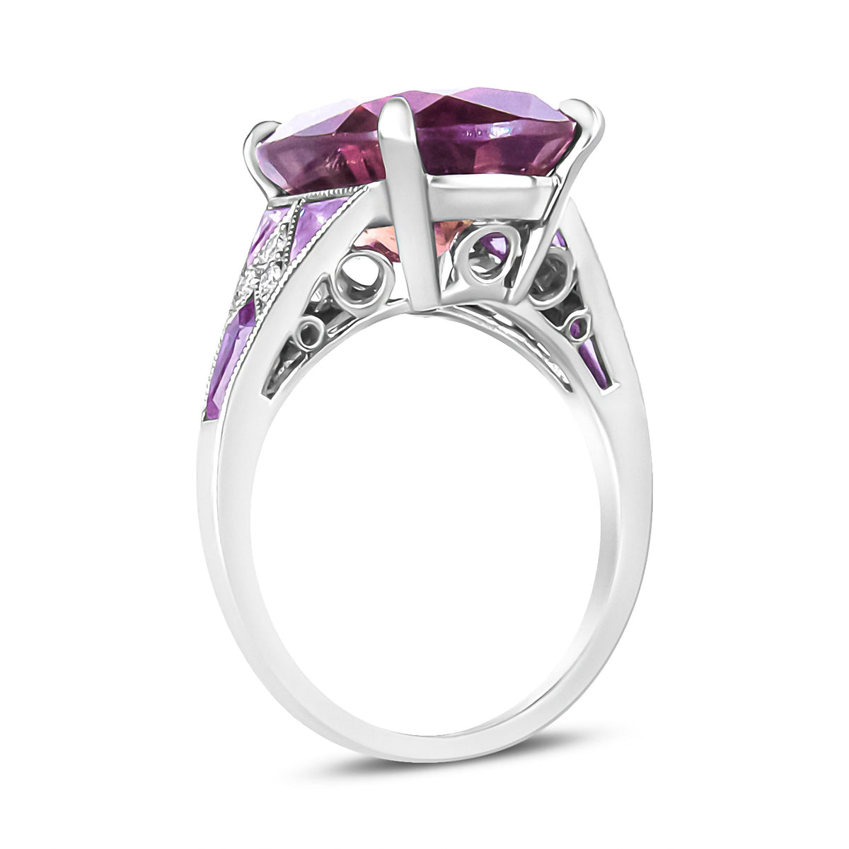 Platinum Heat-Treated Purple Trillion Sapphire and Diamond Accent Cocktail Ring (VS1-VS2 Clarity, F-G Color) - Size 7 - LinkagejewelrydesignLinkagejewelrydesign